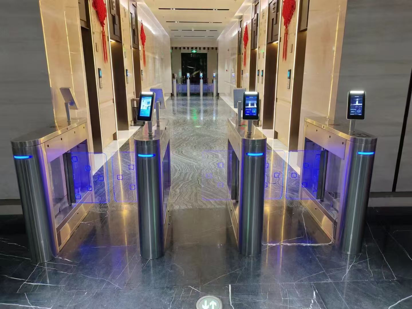 High-speed optical swing turnstile system for business park entrances Kuwait