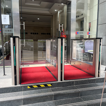 ESD antistatic barrier gate system testing for sterile cleanroom and factory entrance protection in Kuwait